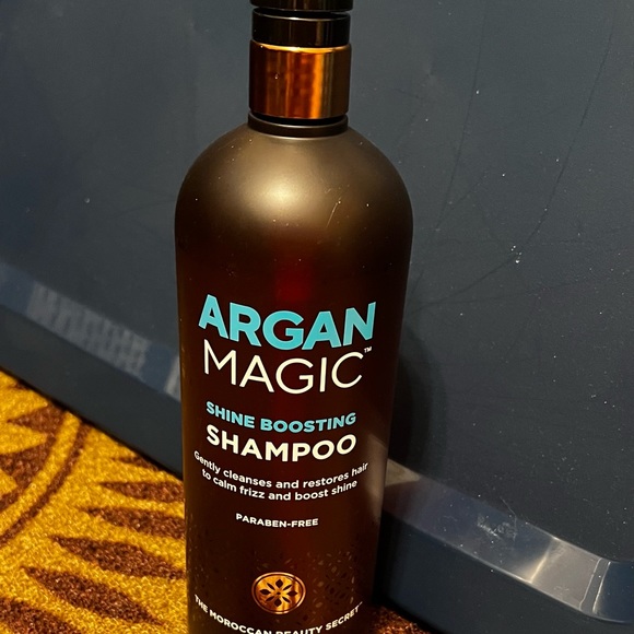 ARGAN MAGIC SHINE BOOSTING
SHAMPOO 32 fl oz/ 946 ml e brown and blue pump bottle - Picture 5 of 5